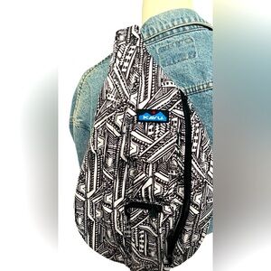 Kavu Bag Original Rope Sling Crossbody Black White Canvas Aztec Print Size MED